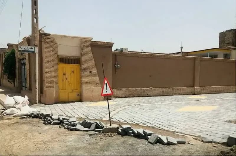 📸گزارش تصویری||  اتمام کارکف سازی ونصب تایل بتنی کوچه سلمان فارسی۲۰