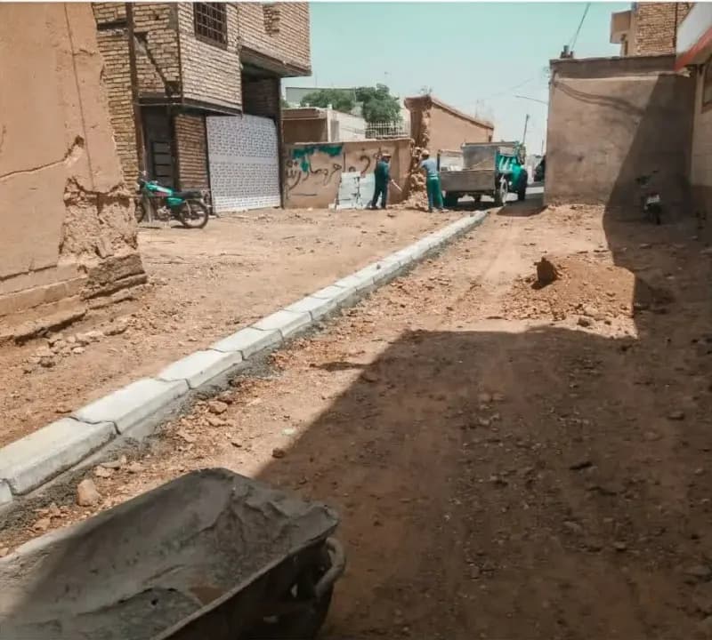 📸گزارش تصویری||  عملیات‌نصب جدول کانیو وسط  کوچه سلمان فارسی