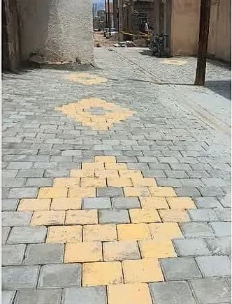 📸گزارش تصویری||  ادامه عملیات‌نصب تایل بتنی کوچه مدرس ۸