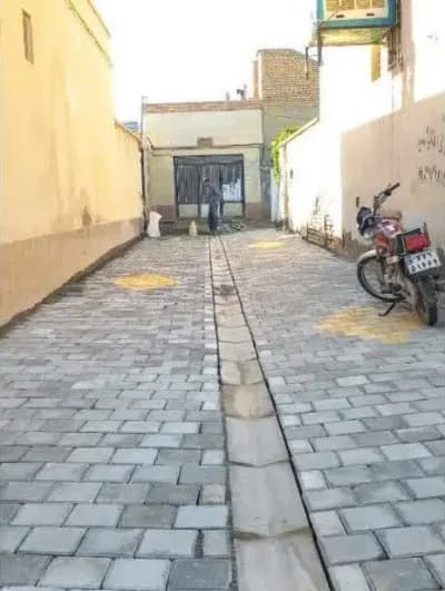📸گزارش تصویری|| عملیات نصب جدول کانیووسط ونصب تایل بتنی کوچه شاهد ۱۲