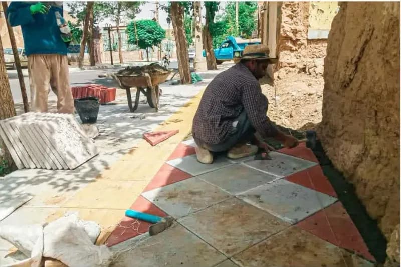 📸گزارش تصویری||  ادامه عملیات کفسازی پیاده روحاشیه خیابان فاطمیه