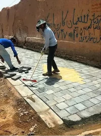 📸گزارش تصویری||  مراحل پایانی عملیات نصب تایل بتنی کوچه سلمان فارسی ۲۲