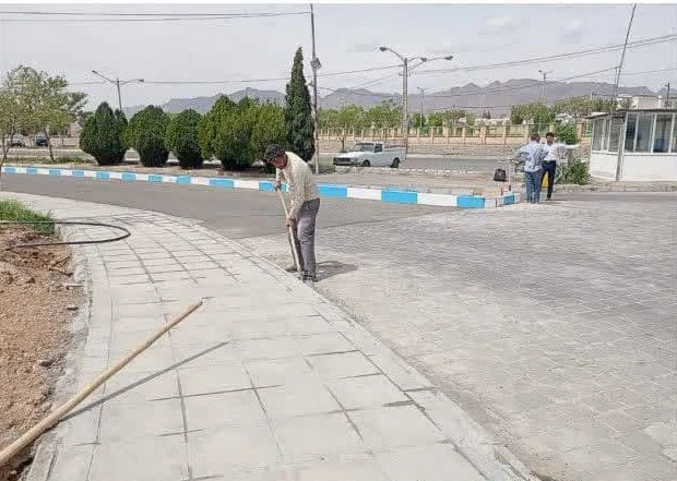 عملیات کفسازی وموزاییک فرش ورودی بيمارستان حضرت ابوالفضل(ع)