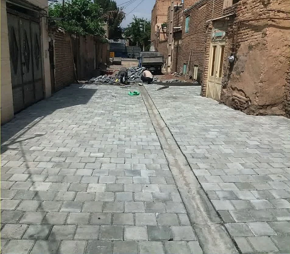 📷گزارش تصویری| عملیات نصب تایل بتنی کوچه سلطانیه ۵