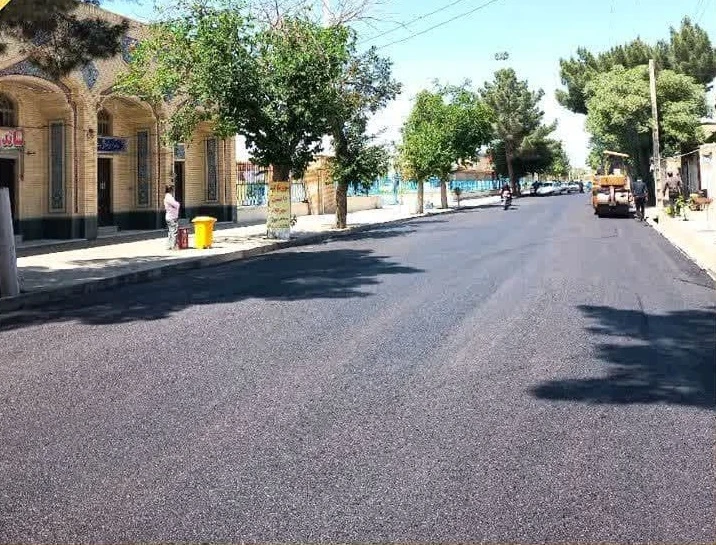 📷گزارش تصویری| اتمام عملیات آسفالت خیابان ضلع شمالی آرامگاه شهیدمدرس