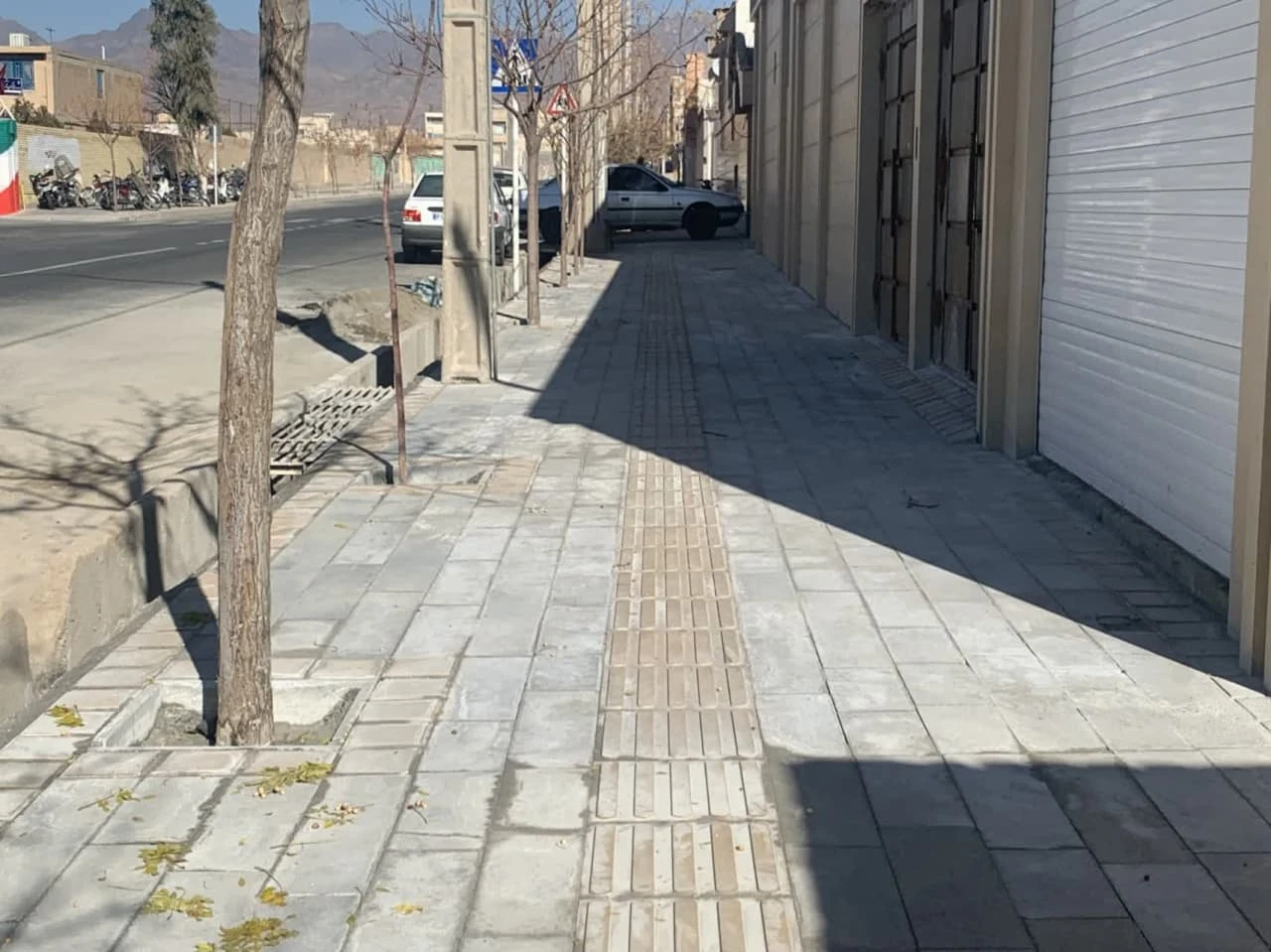 📷گزارش تصویری| اتمام عملیات تایل فرش معابر شهری، خیابان دانش 35
